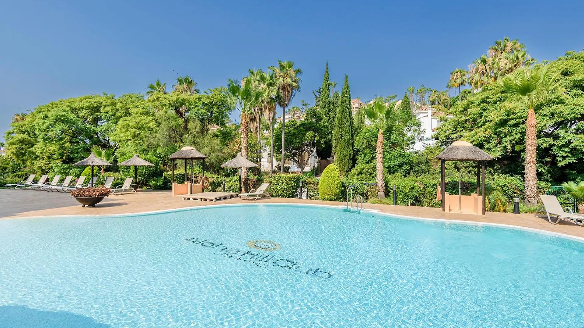 Alcam Aloha Deluxe 62 Apartment Marbella